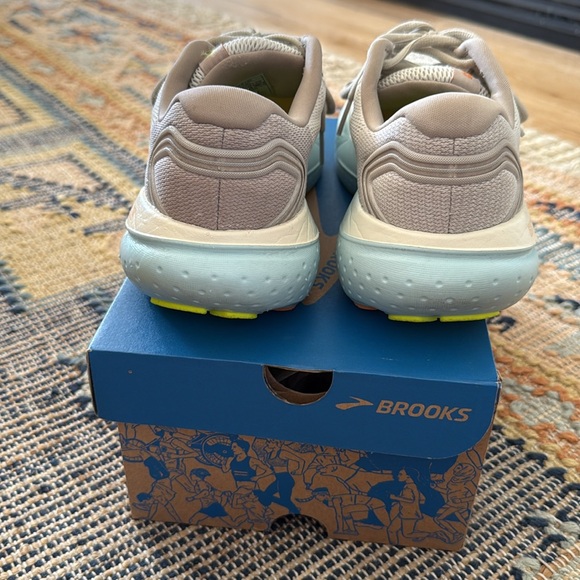 Brooks Glycerin 21 Size 8 - Picture 4 of 6